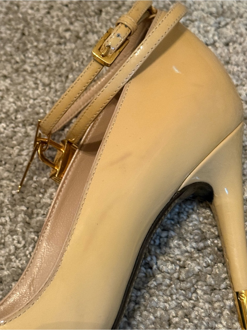 Tom Ford Nude Patent Leather Pointed Toe Stiletto Heels with Gold Lock Accent - Picture 14 of 14